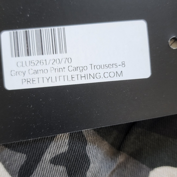 Pretty Little Thing Grey camo print cargo trousers size 4 NWT - Picture 7 of 8